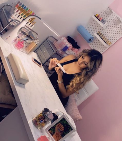 💖 Yessica 💖 on Instagram: “Still can’t believe this week “Clawssy Nail Studio” will officially be open💅🏼 Forever grateful for all the love & support your girls have…” Nail Tech Station At Home, Nail Technician Room, Nail Room Ideas, Nail Desk, Tech Room, Beauty Room Salon, Small Space, Nail Station, Home Beauty Salon