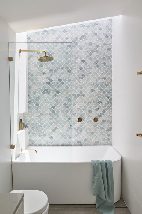 fish scale tiles, feature tiles, gold tapware Shower Bath Design, Bathtub Design Small Spaces, Coastal Bathroom With Tub, Womens Bathroom Ideas, Fresh Bathroom Ideas, Children Bathroom Design, Small Cottage Bathroom, Beachy Bathroom Coastal Style, Bathtub Small Bathroom