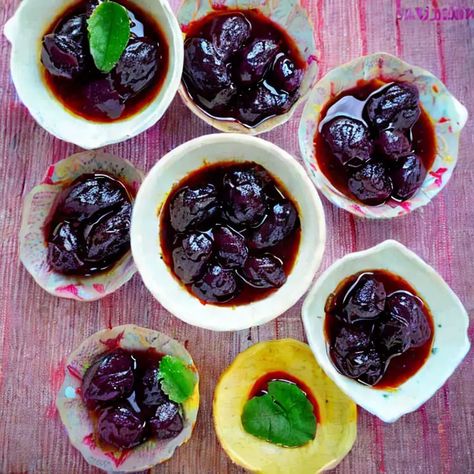 Plum Preserves, Damson Plum, Plum Recipes, Liqueurs Recipes, Cake Fillings, Scrumptious Desserts, Dessert Options, Old Fashioned Recipes, Natural Sweeteners