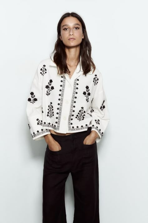 Zara Embroidered Shirt, Zara Shirt Women, Black Collared Shirt, Floral Print Jacket, Jacket Outfit Women, Zara Australia, Bead Embroidery Tutorial, Chicken Shirts, Floral Print Tunic