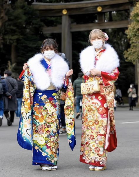 Coming Of Age Day, Japanese Winter, Furisode Kimono, Winter Kimono, Yukata Kimono, Gyaru Fashion, Winter Fit, Tokyo Fashion, Traditional Fashion