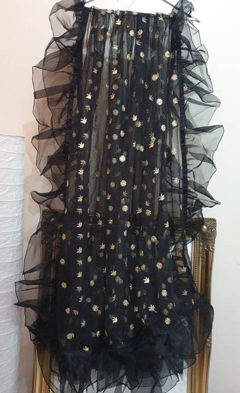 Organza Frill Dupatta Designs, Black Dupatta Designs Ideas, Pakistani Dupatta Designs, Net Dupatta Designs Ideas, Frill Dupatta Designs, Net Dupatta Designs, Frill Dupatta, Dupatta Designs Ideas, Duppattas Designs Ideas