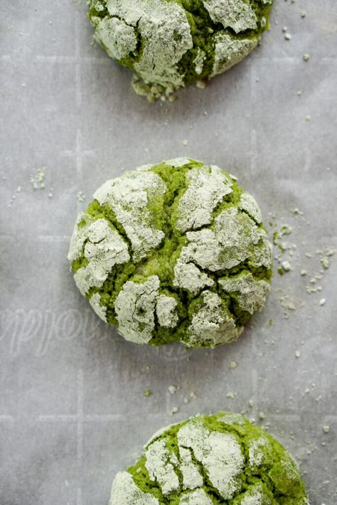 Matcha Crinkle Cookies, Matcha Cookies Recipe, Matcha Dessert Recipes, Matcha Baking, Crinkle Cookies Recipe, Matcha Dessert, Matcha Cookies, Best Matcha, Matcha Recipes