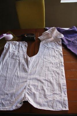 Shirt Tricks, How To Make Aprons, Apron Shirt, Men's Shirt Apron, Mens Shirt And Tie, Shirt Apron, Recycle Projects, Japanese Apron, Diy Apron