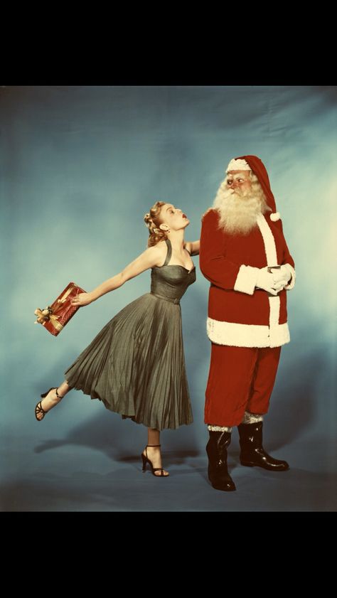 June Haver, Christmas Editorial, Vintage Christmas Photos, Christmas Portraits, Christmas Stars, Christmas Shoot, Christmas Ephemera, Vintage Christmas Images, Christmas Photoshoot