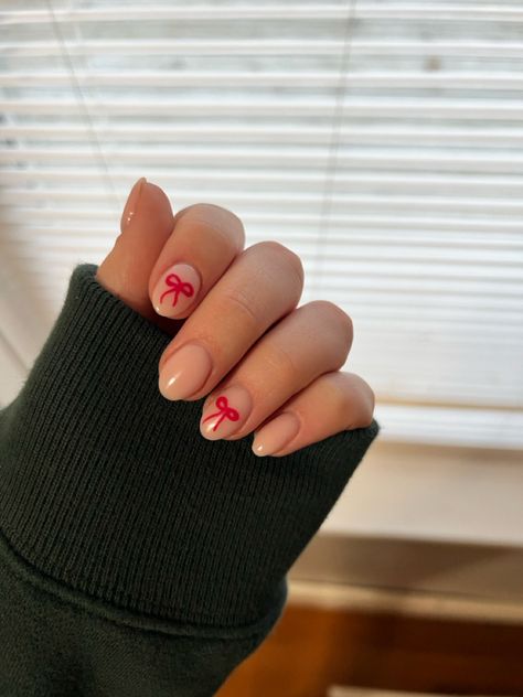 Simple, cute, girly bow nails🩷🎀 Easy Bow Nail Art, Bow Accent Nail, Valentines Gel Nails Ideas Simple, Pink Nails With Red Bow, Bow Gel Nails, Valentines Bow Nails, Short Nails With Bow, Bow Nail Designs Girly, Bow Nails Short