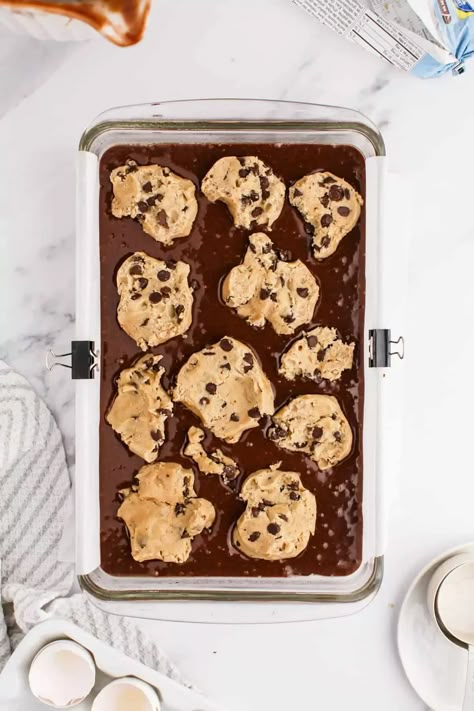 Cholate Chip Cookies, Pillsbury Chocolate Chip Cookie Dough, Brownie Mix Desserts, Brookie Bars, Boxed Brownie Recipes, Chocolate Chip Cookie Dough Brownies, Cookie Dough Desserts, Brownie Mix Recipes, Chocolate Chip Cookie Brownies