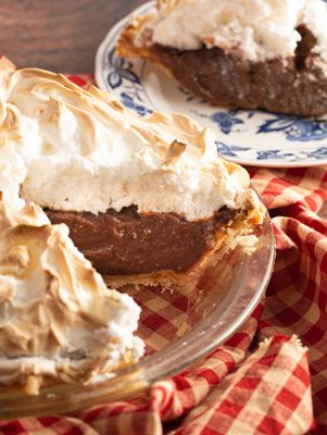 Meringue Pie Topping, Chocolate Meringue Pie, Chocolate Cream Pie Recipe, Paula Dean, Meringue Pie Recipes, Chocolate Meringue, Chocolate Pie Recipes, Paula Deen Recipes, Chocolate Cream Pie