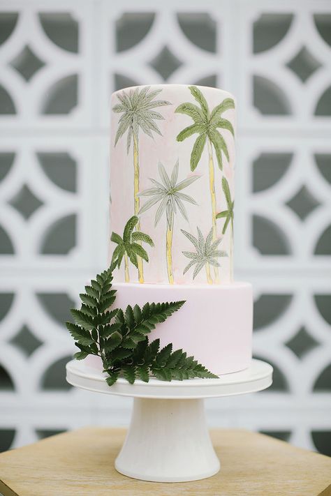 Tropical wedding cake with hand painted palms | by The Cake That Ate Paris Palm Tree Cakes, Tropical Wedding Cake, Hand Painted Cakes, Fiesta Tropical, Amazing Wedding Cakes, Cool Wedding Cakes, Painted Cakes, Gorgeous Cakes, Cake Tutorial