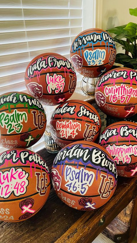 Instagram Senior Keepsake Ideas, Mom Prom Ideas, Painted Football, Painted Basketball Ideas, Basket Painting Ideas, Senior Football Basket Ideas, Basketball Basket, Painted Basketball, Football Senior Night Gifts