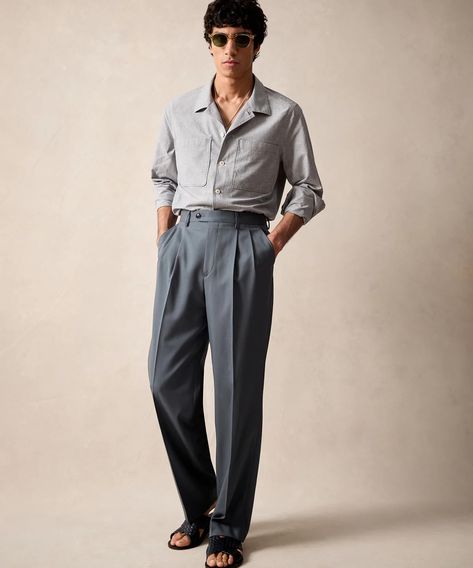 Italian Gabardine Wythe Trouser in Steel Blue Men’s Fashion Amsterdam, Casual Office Wear For Men, Male Parisian Style, Relaxed Formal Outfit Men, Types Of Trousers Men, High Waisted Pleated Trousers, Baggy Formal Outfit Men, Formal Cocktail Attire Men, Double Pleated Trousers Men