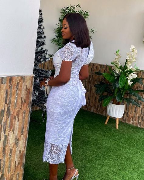 Background Song, Lace Dress Classy, African Print Dress Designs, African Lace Dresses, Dress Classy, Ankara Dress, African Print Dress, Beaded Bag, White Lace Top