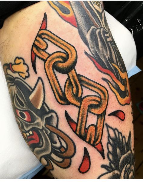 Chain Link Tattoo Traditional, Chain American Traditional Tattoo, Banner Tattoo Traditional, Trad Tattoo Filler, Traditional Chain Link Tattoo, Trad Tattoo Gap Fillers, Trad Gap Filler Tattoos, American Traditional Gap Filler Tattoos, Tradition Tattoo Sleeve