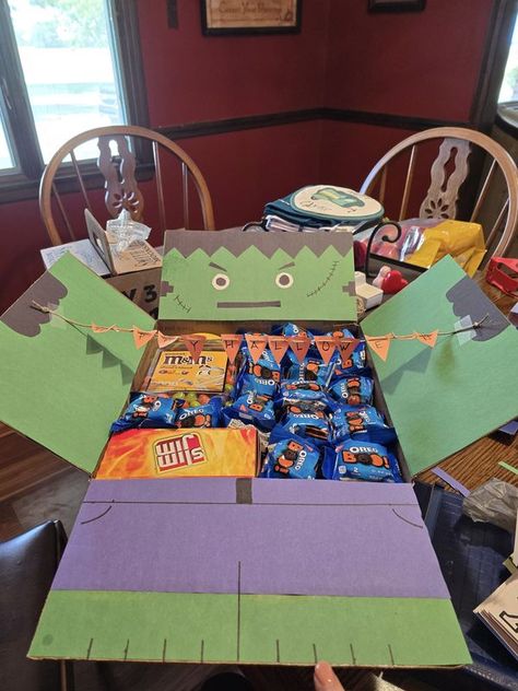 Care Package Mamas | Little Halloween package I sent out to my military boy. | Facebook Military Boy, Care Package Decorating, Halloween Package, Halloween Care Packages, Military Care Package, Care Packages, Basket Ideas, Care Package, Gift Basket