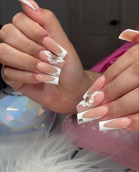 White Acrylic Nails With Letter Design, Acrylic Nail Designs With A Letter, White Quince Nails Medium, 3d Flower Nails With Initial, Nails With Rhinestones And Initials, Gel Nail Designs With Initials, Nails With J On It, Nails With Initial E On Them, White Acrylic Nails With Flower Design