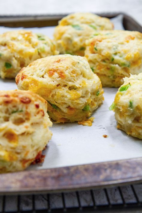 Scallion Biscuits, Best Homemade Biscuits, Easy Homemade Biscuits, Savoury Biscuits, Biscuits Easy, Melty Cheese, Homemade Biscuits, Dough Recipe, Biscuit Recipe