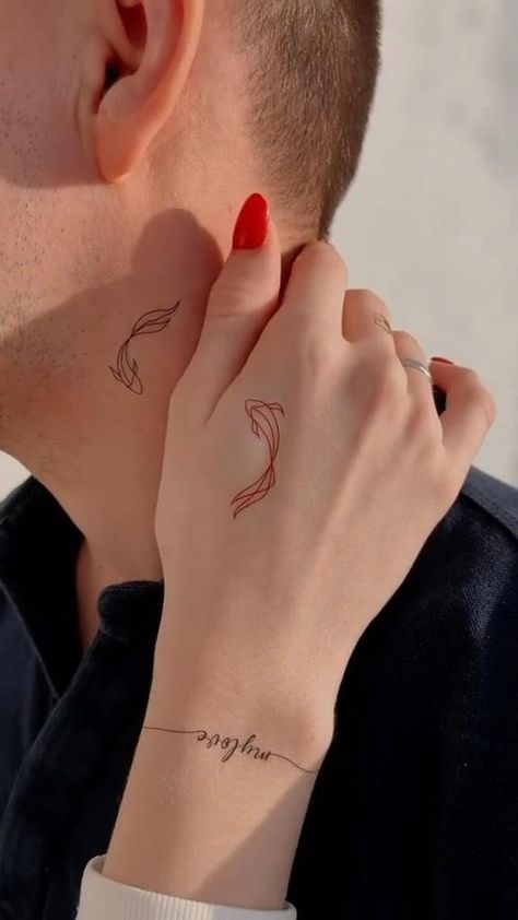 Simple Couples Tattoos, Tattoo Ideas Inspiration, Partner Tattoos, Husband Tattoo, Thumb Tattoos, Tattoos Cute, Couples Tattoo, Cute Matching Tattoos, Couple Matching Tattoo