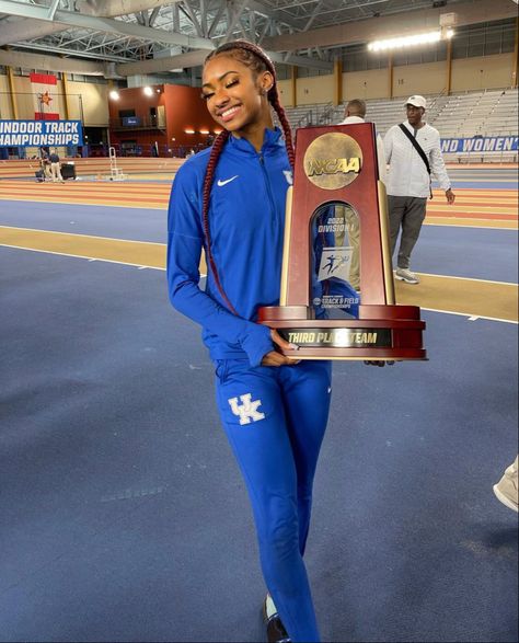 Masai Russell Track, Track Aesthetic Black Women, Track Girls Black, Masai Russell, D1 Athlete, Track Szn, Track Uniforms, Track Season, Strong Women Fitness