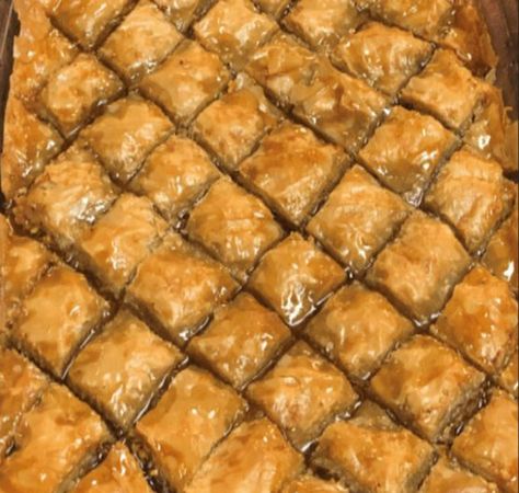 THE BEST CHRISTMAS BAKLAVA - Susan Recipes Christmas Baklava Recipe, Christmas Baklava, Fried Chicken Batter, Chicken Batter, Baked Sweets, Baklava Recipe, Cake Rolls, Random Recipes, Greek Cooking