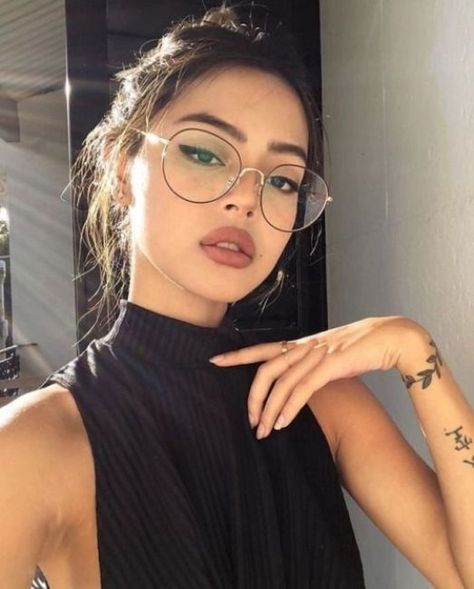 Glasses Trends To Try If You're Due For A New Pair - Society19 Cute Glasses Frames, Glasses Frames Trendy, Glasses Outfit, Glasses Inspiration, Glasses Trends, Womens Glasses Frames, Kacamata Fashion, Glasses Makeup, Eyewear Trends