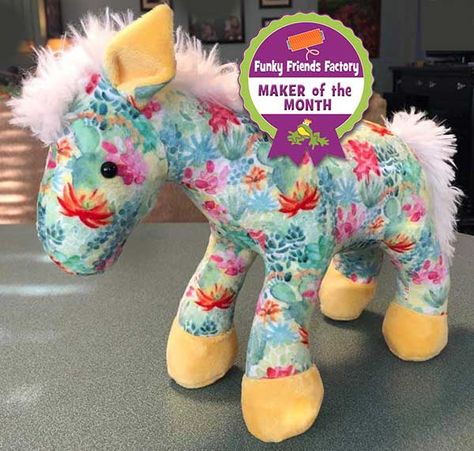 Stuffed Horse Sewing Pattern, Memory Horse Pattern, Fabric Horse Pattern Free, Stuffed Horse Sewing Pattern Free, Horse Sewing Pattern Free, Stuffed Horse Pattern, Horse Sewing Pattern, Memory Animals, Sewn Toys