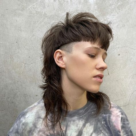 30+ Modern Mulllets for Women in 2022 Mullet Haircut Woman, Modern Mullet Haircut, Mohawk Mullet, Monochrome Makeup Look, Long Mullet, Blonde Moments, Mullet Haircut, Modern Mullet, Haircut Pictures