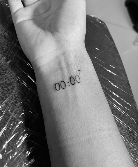 Zero Hour Tattoo, Zero Oclock Bts Tattoo, Mini Tattoos Bts, Zero O Clock Tattoo, Tato Bts, Bts Tattoo Minimalist, Bt21 Tattoo, Subtle Bts Tattoo, 00 00 Tattoo