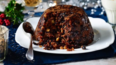 Mary Berry Christmas Pudding, Mary Berry Christmas, Hot Puddings, Christmas Pudding Recipes, Plum Pudding, Bbc Food, Mary Berry, Christmas Cooking, Christmas Pudding