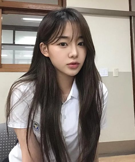 Soft Wispy Bangs Korean, Wispy Asian Bangs, Asian Wispy Bangs, Cute Hairstyles Ideas, Bangs Asian, Asian Icon, Bang Ideas, Cute Bangs, Wispy Hair