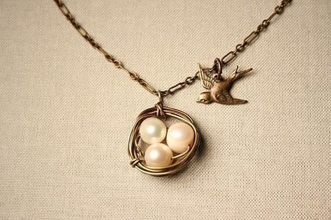 I can make that! Soooo cute. Bird Nest Jewelry, Bird Necklace, I Love Jewelry, Diy Schmuck, Lovely Jewellery, Cute Jewelry, Amazing Jewelry, Making Ideas, Jewelry Inspiration