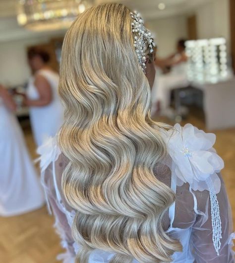 Mystical Hair, Bridal Hairstylist, Holly Wood, Hair Acessories, Hollywood Hair, Hollywood Waves, Awesome Hair, Bride Inspiration, Bride Hair Accessories