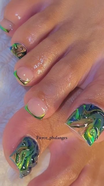 Chrome Toenails Designs, Green Toes Designs, Green Toes Black Women, Chrome Toes Nails, Green Acrylic Toes, Chrome Toe Nails Designs, Green French Tip Toes, Chrome Pedicure Toenails, Big Toe Nail Designs