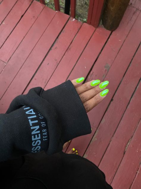 Chrome Neon Green Nails, Lime Chrome Nails, Neon Green Chrome Nails, Lime Green Chrome Nails, Neon Lime Nails, Lime Green Nails Design, Green Chrome Nails Designs, Neon Chrome Nails, Chrome Green Nails