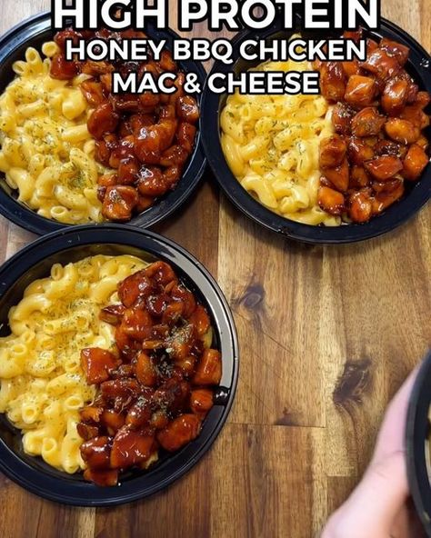 High Protein | Low Calorie on Instagram: "High Protein Honey BBQ Chicken Mac & Cheese🔥 Easy 59g Protein Meal Prep 💪🏼By @_aussiefitness   (Macros: Per Serving - 4 Total) 587 Calories 67.5gC | 9gF | 59gP  Ingredients: 700g Boneless & Skinless Chicken Breast (raw weight) 1 Tsp Salt, 1 Tsp Onion Powder, 1 Tsp Smoked Paprika & 1 Tsp Garlic Powder 1 Tsp Olive Oil 25g Honey 85g Sugar Free BBQ Sauce (Hughes Sugar Free BBQ Sauce - or reduced sugar BBQ sauce) 320g Macaroni (dry weight - San Remo Elbow Pasta) 340ml Fat Free Evaporated Milk (Carnation Light & Creamy - can be substituted for low fat / fat free milk) 80g Light Cream Cheese (Philadelphia) 1.5 Tsp Chicken Stock Powder (Vegeta) 100g Grated Light Cheddar Cheese (Dairyworks Natural Cheddar Cheese)  Don’t forget to check out the digital re Sugar Free Bbq Sauce, Protein Meal Prep, Easy Mac N Cheese, Honey Bbq Chicken, Elbow Pasta, Instagram Recipes, High Protein Low Calorie, Protein Meal, Honey Bbq