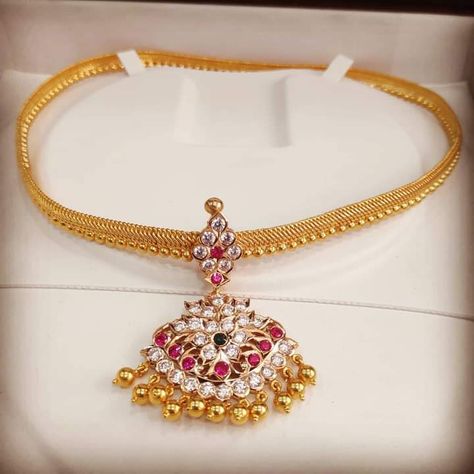 Naan Patti Necklace Gold, Jigini Designs, Naan Patti Necklace, Addigai Necklace Gold, Addigai Designs, Pathakam Chain, Hindu Jewelry, Indian Gold Necklace Designs, Antique Necklace Gold