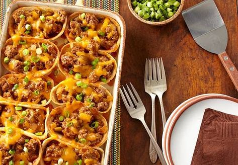 Green Chile Beef, Taco Shell Recipe, Mini Taco, Taco Bowl Recipe, Beef Enchilada, Mini Tacos, Beef Tacos, Tacos And Burritos, Taco Bowls