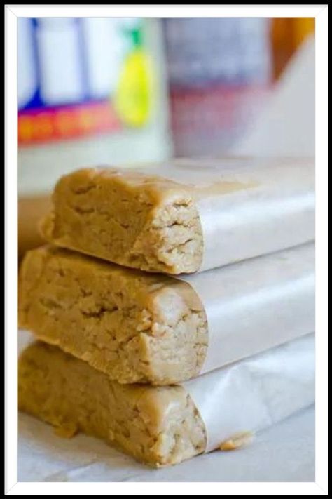 Peanut Butter Protein Bars, Healthy Protein Snacks, Protein Bar Recipes, Butter Bars, Protein Powder Recipes, Protein Bites, Peanut Butter Protein, Peanut Butter Bars, Easy Peanut Butter