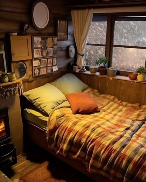 Cozy Cabin Bedrooms, Cozy Cabin Aesthetic, Cabin Room, Relax Nature, Snow Days, Christmas Town, Small Cabin, Dreamy Room, Dream House Interior