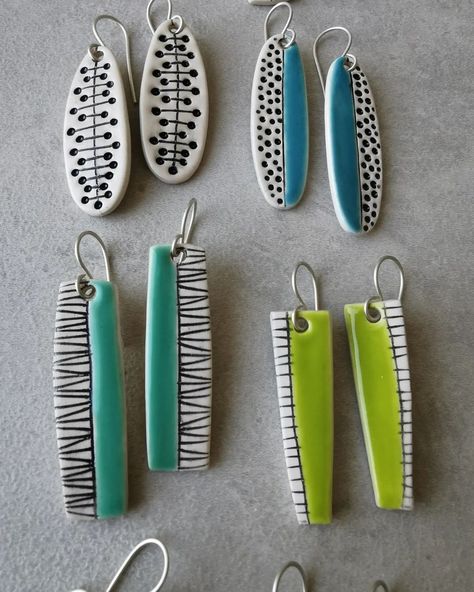 Martina Zalig | Assembled earrings. I love this colour combination. 💙💚🤍🖤 * #ceramicjewellery #ceramicearrings #dropearrings #handmadeearrings… | Instagram Polymer Clay Beads Diy, Handmade Ceramic Jewelry, Pottery Jewelry, Polymer Clay Jewelry Tutorials, Handmade Clay Jewelry, Porcelain Earrings, Metal Clay Jewelry, Polymer Clay Jewelry Diy, Painted Jewelry