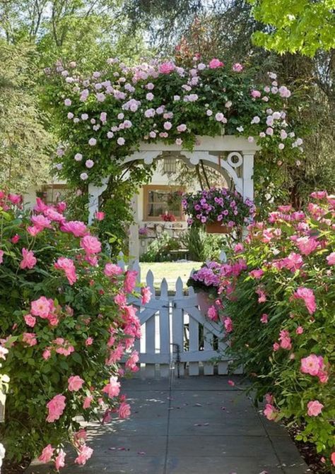 10 Floral Garden Gates In Bold Color - Garden Lovers Club Small Cottage Garden Ideas, Garden Gate Design, Country Garden Decor, Meteor Garden 2018, Flower Garden Design, English Cottage Garden, Garden Shrubs, Garden Pictures, Beautiful Flowers Garden