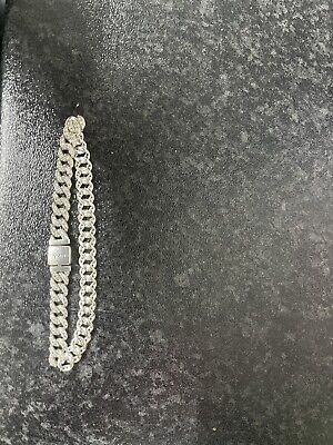 Pandora Timeless pave Cuban chain bracelet. Size 18cm good condition. Very eye catching especially in the light. It’s beautiful.


Retail price £175

 

Reserve price £85 Cuban Chain Bracelet, Cuban Chain, The Light, Chain Bracelet, Bracelet, Chain