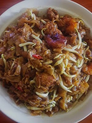 itsmesalrini: RESEPI 44: SIMPLE FRIED KUEY TEOW / KUEY TEOW GORE... Beef Kway Teow Recipe, Fried Kway Teow, Fried Kway Teow Recipe, Malaysian Food, Chili