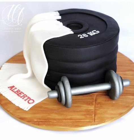 Fitness Cake Design For Men, Gym Cakes For Men Fitness, Gym Cake For Men, Gym Theme Cake For Men, Gym Cake Design, 30th Birthday Cake Men, Cake For 18th Birthday Boy, 16th Birthday Cake For Boys, Gym Birthday Cake