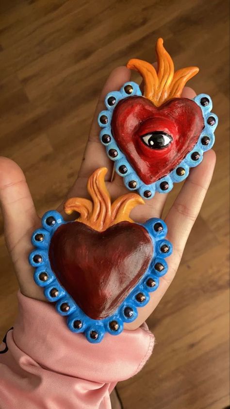 Sacred heart by Adrianna Webster Das Clay Ideas, Mexican Folk Art Decor, Heart Pottery, Sacred Heart Art, Air Dry Clay Projects, Clay Diy Projects, Ceramic Necklace, Beads Bracelet Design, Ceramics Pottery Art