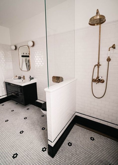 Half Wall Shower, Black And White Tile, Black And White Tiles Bathroom, Black White Bathrooms, Loft Bathroom, Art Deco Bathroom, Deco Bathroom, Bad Inspiration, Black And White Tiles