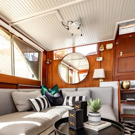 350-Square-Foot Modern Cozy Houseboat | Apartment Therapy Wood Boat Interior, Yacht Interior Decor, Boat Interior Design, Boat House Interior, Houseboat Living, Sailboat Interior, Yacht Interior Design, Sailboat Living, Boat Decor