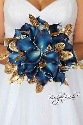 Wedding Bouquets Blue, Bridal Colors, Navy Gold Wedding, Navy Blue And Gold Wedding, Calla Lily Bouquet Wedding, Blue And Gold Wedding, Blue Gold Wedding, Calla Lily Wedding, Starry Night Wedding