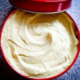 Homemade Anti Aging Face Cream, Diy Whipped Shea Butter, Homemade Hair Mask Recipes, Anti Aging Homemade, Hair Mask Recipe, Homemade Hair Mask, Shea Butter Hair, Homemade Moisturizer, Whipped Shea Butter