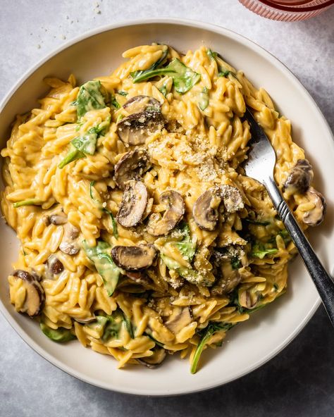 Post Image Mushroom Spinach Orzo, Mushroom Orzo, Cheesy Orzo, Spinach Orzo, Pantry Meals, Creamy Orzo, Vegetarian Spaghetti, One Pot Vegetarian, Mushroom Spinach