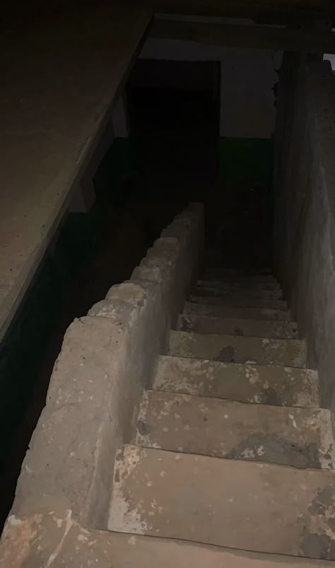 Abandoned Places Creepy Dark, Creepy Liminal Spaces, Scary Places Aesthetic, Dark Abandoned Places, Abandoned House Aesthetic, Creepy Stairs, Dark Liminal Space, Scary Abandoned Places, Liminal Space Creepy